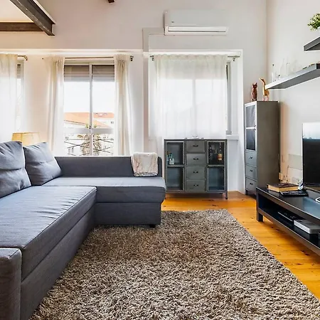 Modern Mezzanine In Apartament