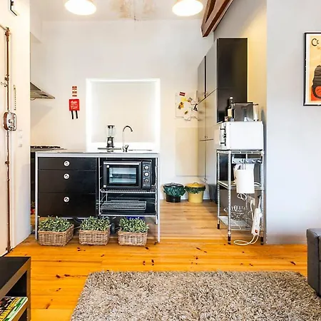 Modern Mezzanine In Apartament Lizbona