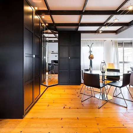 Modern Mezzanine In Lisbona